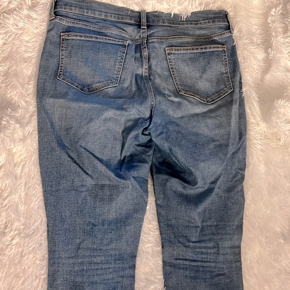 Old Navy Serrtheart Blue Jeans slightly stressed - Picture 4 of 5